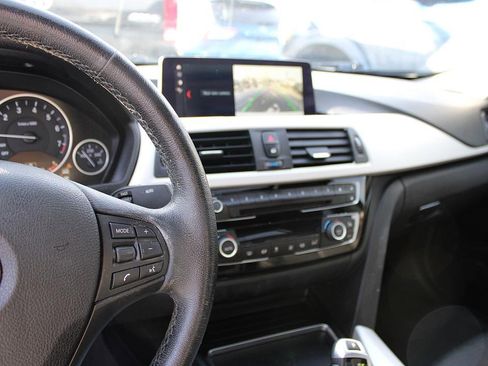 Used 2018 BMW 320i xDrive Sedan image 20