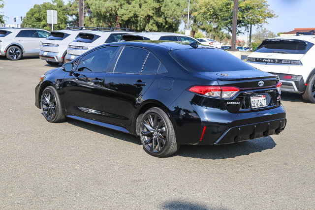 Used 2025 Toyota Corolla SE FWD image 2
