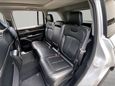 Used 2023 Jeep Grand Cherokee 4WD 4xe image 16