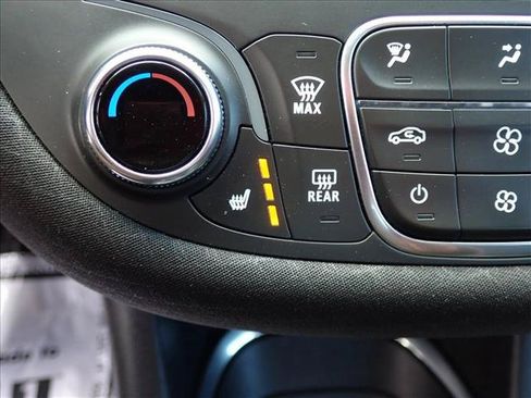 Used 2022 Chevrolet Malibu LT FWD image 19