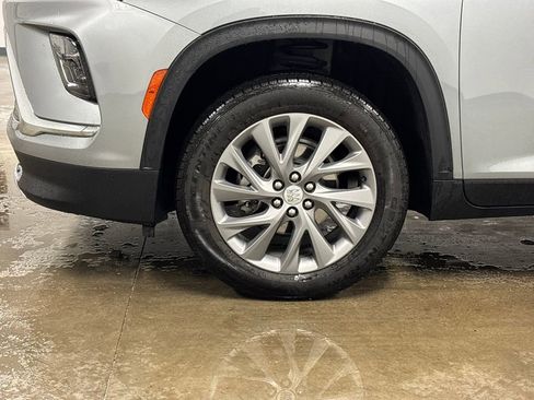 Used 2025 Buick Enclave Preferred image 11