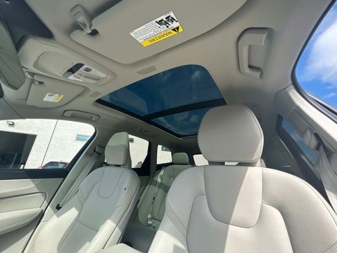 Certified 2024 Volvo XC60 B5 Plus w/ Protection Package Premier image 12