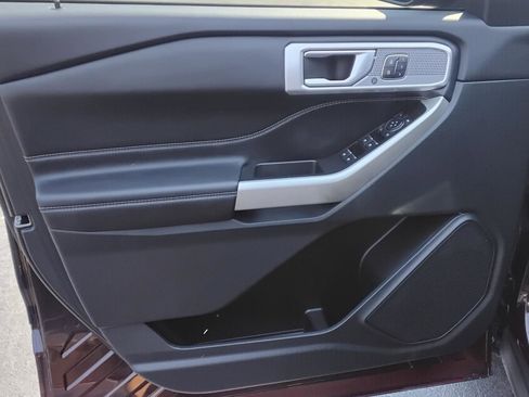 Used 2022 Ford Explorer Limited w/ Equipment Group 301A image 15