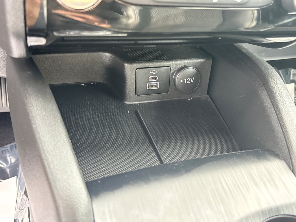 Used 2025 Ford Escape SE FWD image 34