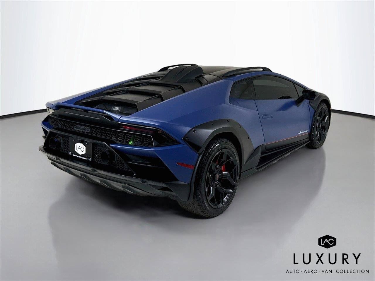 Used 2023 Lamborghini Huracan Sterrato AWD/4WD image 6