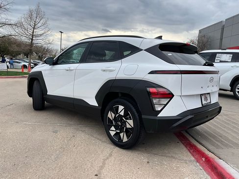 Used 2025 Hyundai Kona SEL image 8
