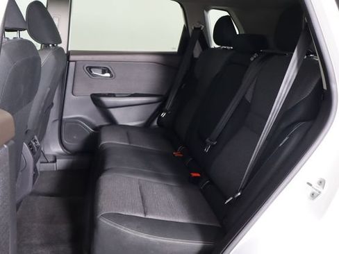 Used 2023 Nissan Rogue SV FWD image 16