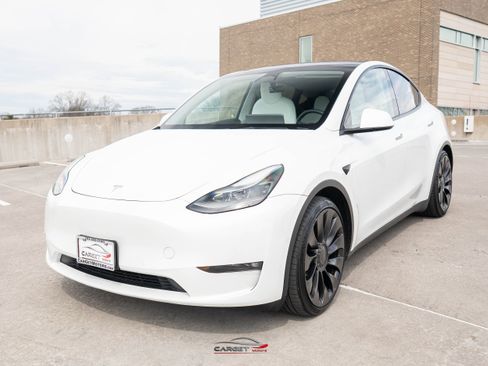 Used 2022 Tesla Model Y Performance image 3