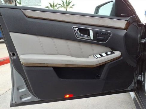 Used 2010 Mercedes-Benz E 350 Sedan image 14