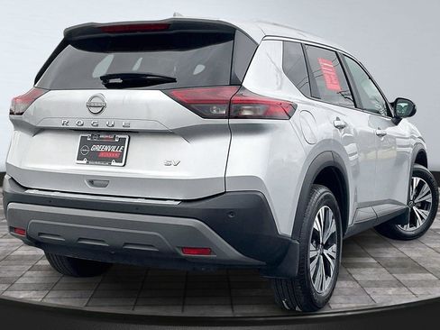 Used 2022 Nissan Rogue SV w/ SV Premium Package image 13