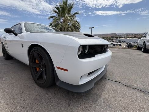 Used 2022 Dodge Challenger SRT Hellcat w/ Plus Package RWD image 7