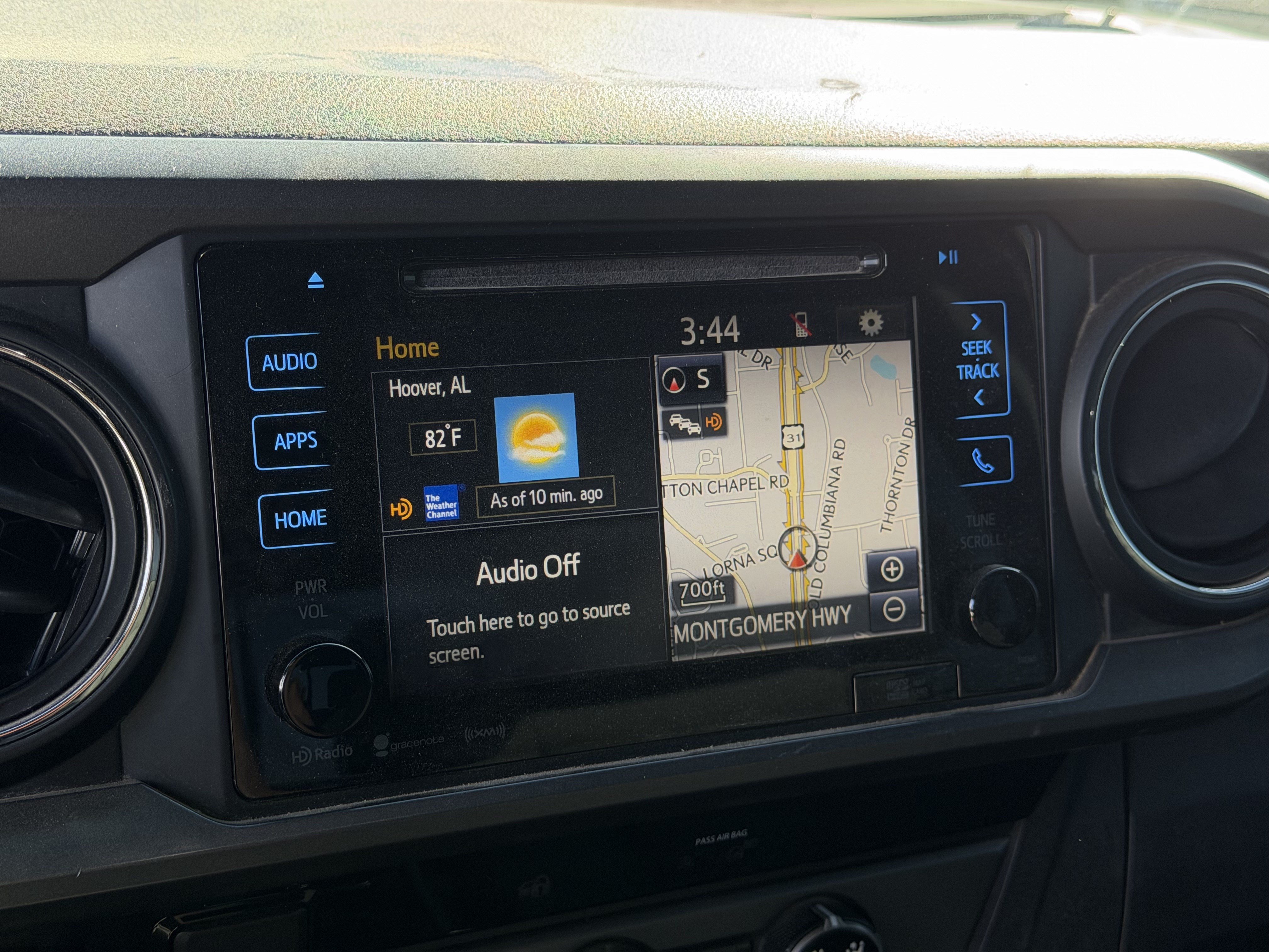 Used 2018 Toyota Tacoma TRD Off-Road AWD/4WD image 15