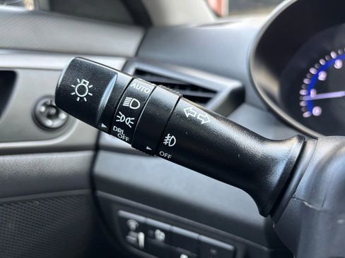 Used 2015 Hyundai Veloster Turbo w/ Option Group 04 image 25