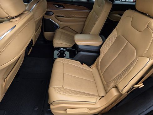 Used 2021 Jeep Grand Cherokee L Summit image 16