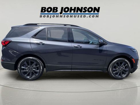 Used 2022 Chevrolet Equinox RS w/ Infotainment Package AWD/4WD image 2