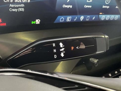 Used 2026 Cadillac Vistiq Sport image 27