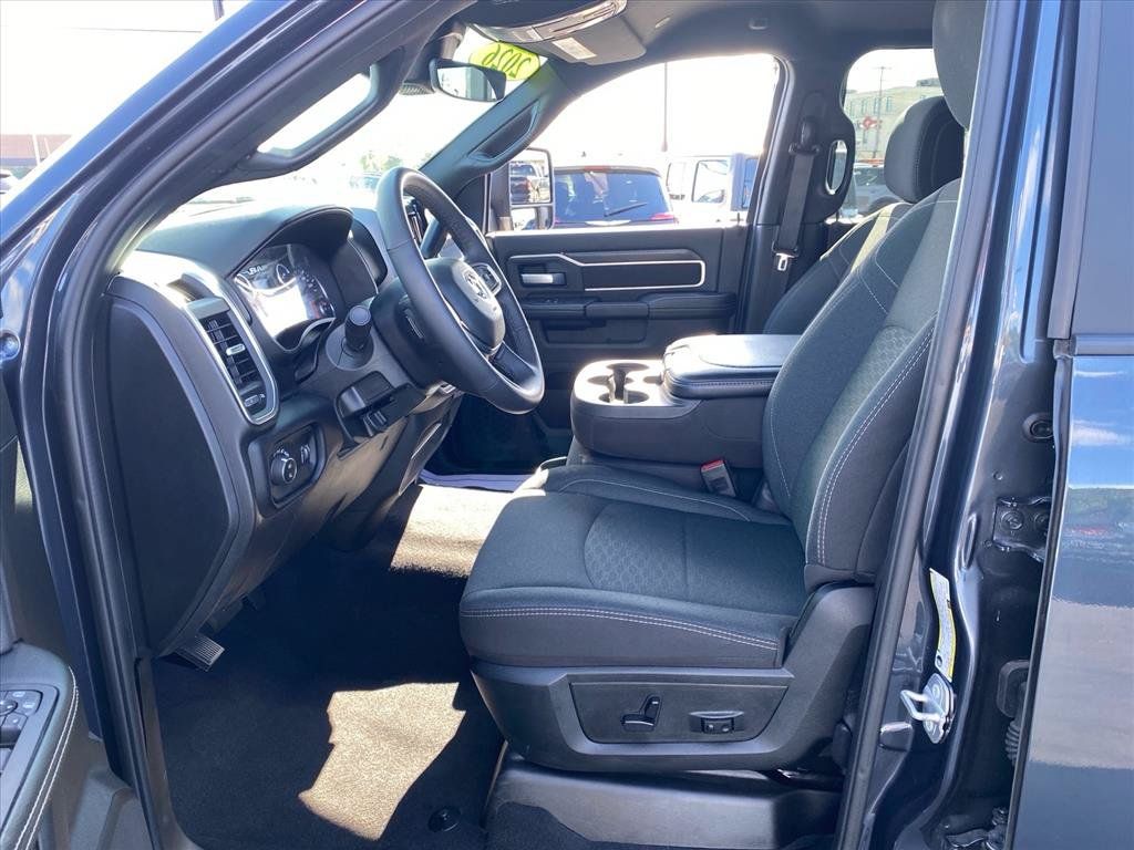 Used 2026 RAM 2500 Big Horn AWD/4WD image 9