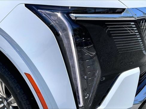 New 2026 Cadillac Escalade IQL Luxury w/ LPO, Floor Liner Package AWD/4WD image 14