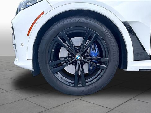 Used 2021 BMW X7 M50i w/ Executive Package AWD/4WD image 11