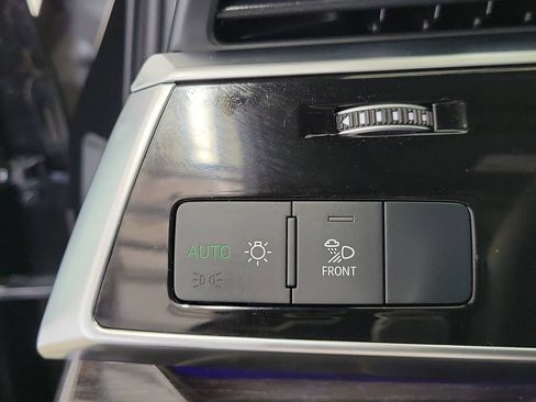 Used 2025 Audi Q7 3.0T Premium Plus AWD/4WD image 34