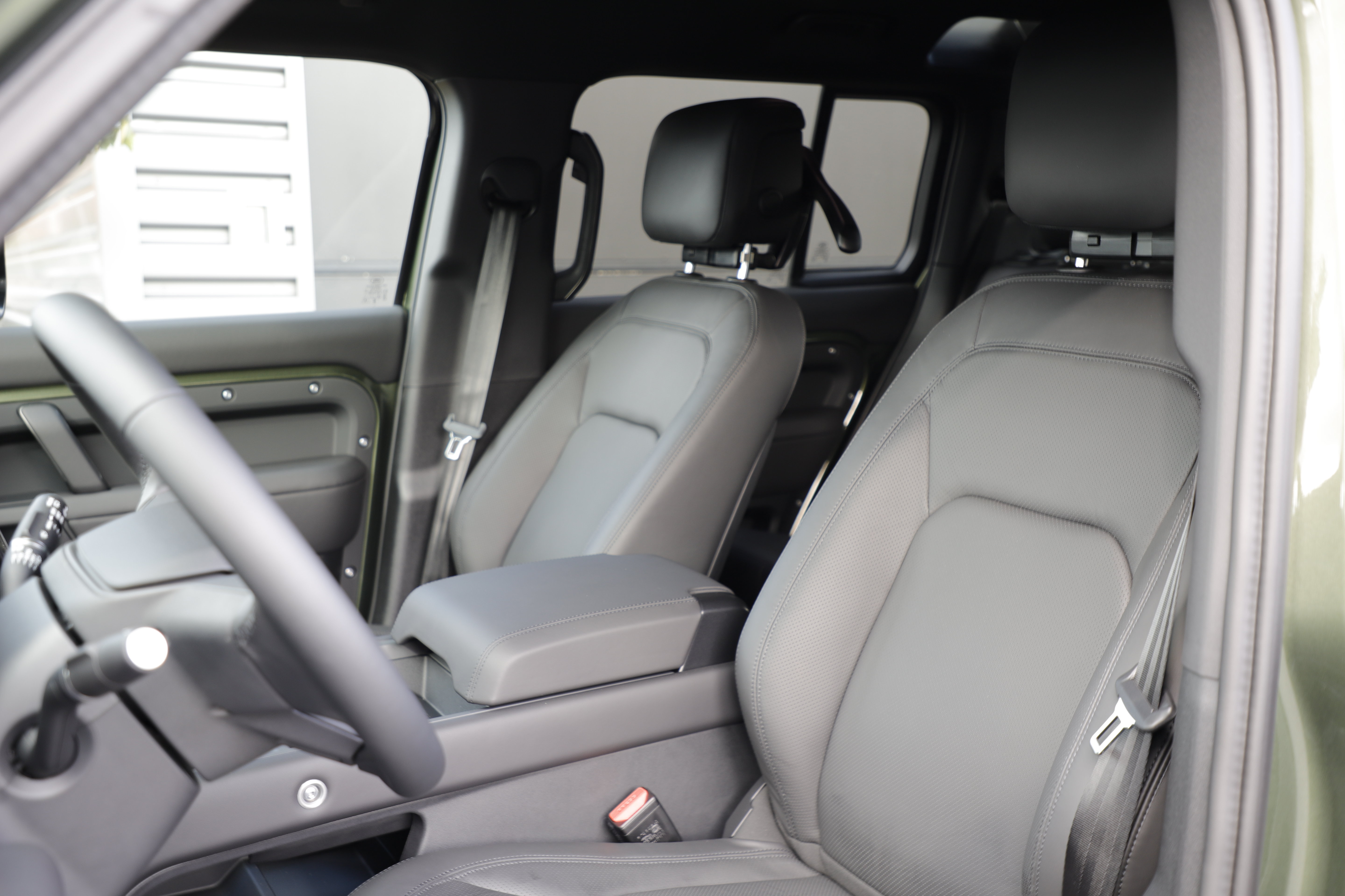 New 2026 Land Rover Defender 110 X-Dynamic SE AWD/4WD image 21