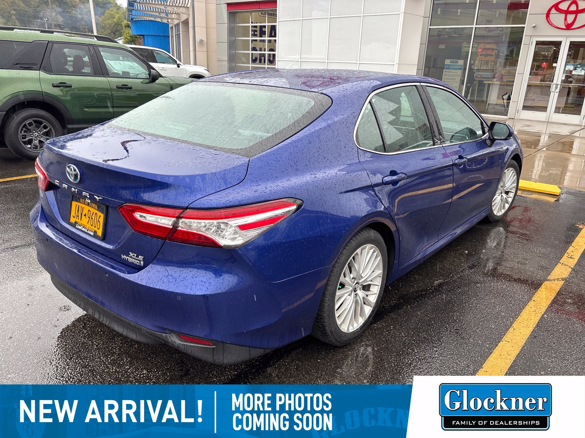 Used 2018 Toyota Camry XLE FWD image 4