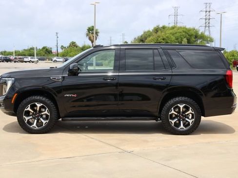 Used 2025 GMC Yukon AT4 AWD/4WD image 5