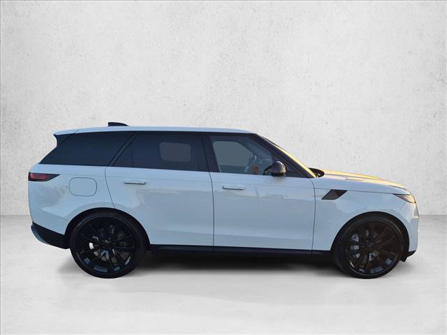 Used 2026 Land Rover Range Rover Sport SE AWD/4WD image 4