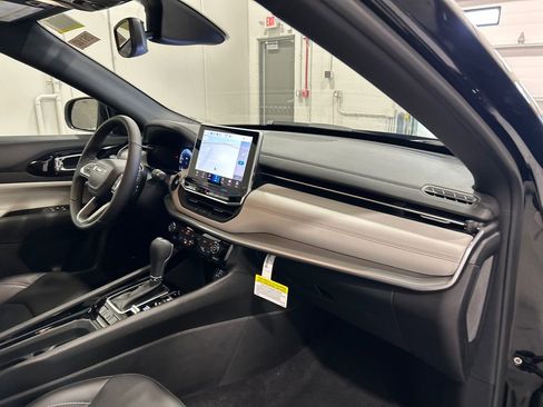 New 2026 Jeep Compass Limited w/ Sun, Sound & Navigation Group image 37