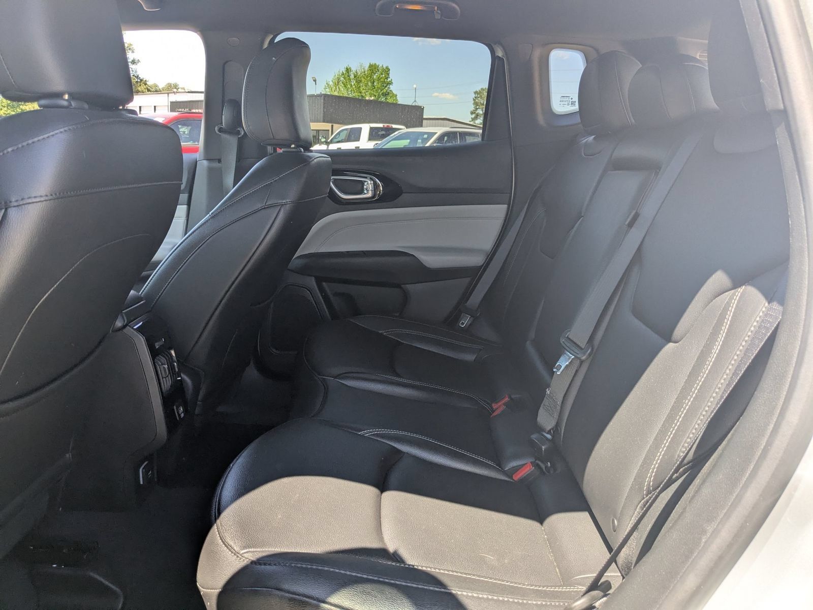 Used 2025 Jeep Compass Limited AWD/4WD image 29