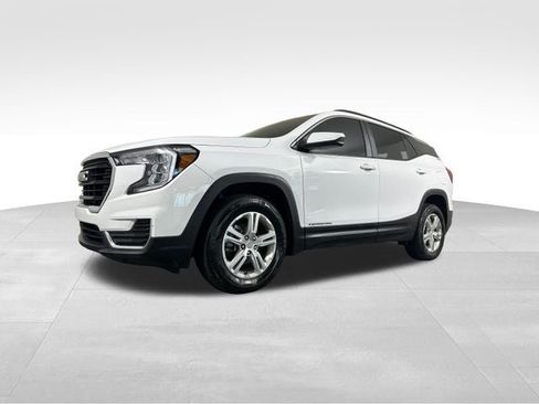 Used 2024 GMC Terrain SLE w/ Driver Convenience Package AWD/4WD image 2