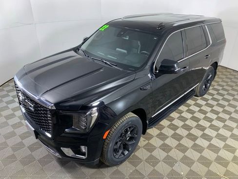 Used 2022 GMC Yukon SLT w/ SLT Premium Package AWD/4WD image 9