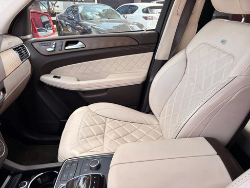 Used 2019 Mercedes-Benz GLS 550 4MATIC image 27