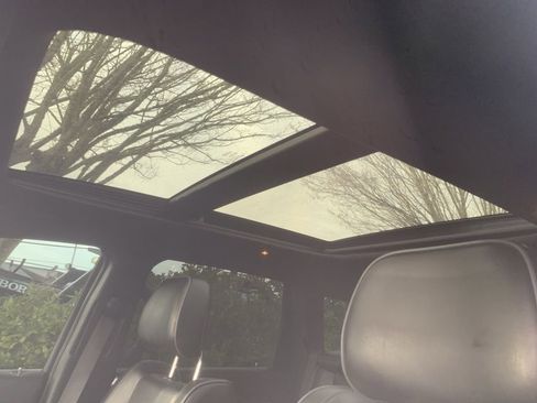 Used 2020 Jeep Grand Cherokee Overland image 13