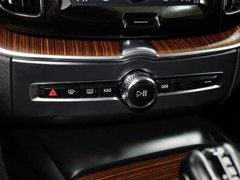 Used 2020 Volvo XC60 T6 Inscription w/ Protection Package Premier image 19