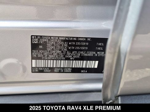 Used 2025 Toyota RAV4 XLE Premium AWD/4WD image 26