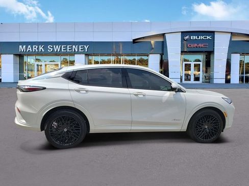 Used 2025 Buick Envista Avenir FWD image 32