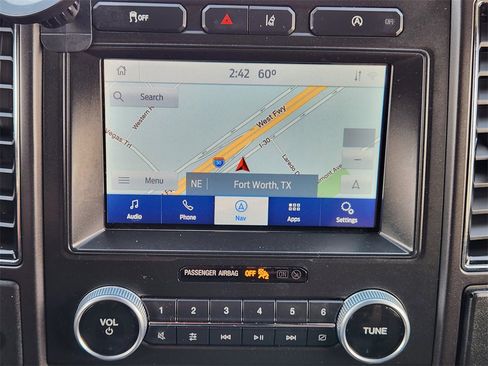 Used 2021 Ford Expedition Max Limited image 18