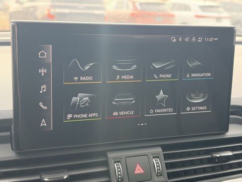 Used 2025 Audi Q5 2.0T Premium w/ Convenience Plus Package image 9