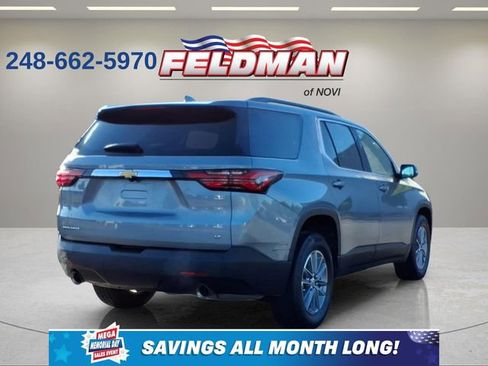Used 2023 Chevrolet Traverse LT FWD image 3