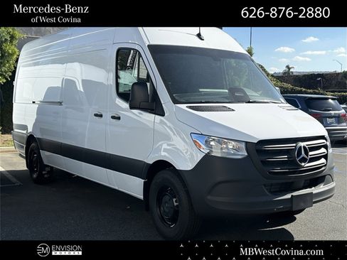 New 2025 Mercedes-Benz Sprinter 2500 image 1