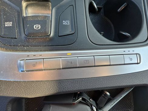 Used 2026 Kia Carnival FWD image 34