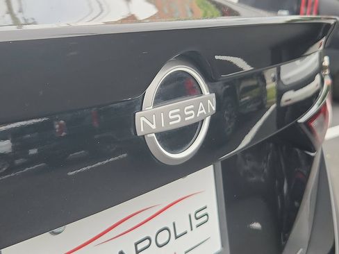 Certified 2025 Nissan Sentra SR w/ Midnight Edition FWD image 30