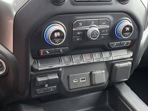 Used 2022 Chevrolet Silverado 1500 LT Trail Boss w/ Convenience Package II image 19