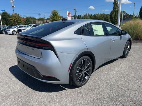 New 2026 Toyota Prius XLE image 2