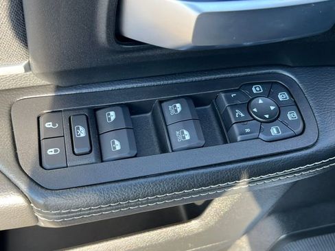 Used 2025 RAM 3500 Big Horn image 24