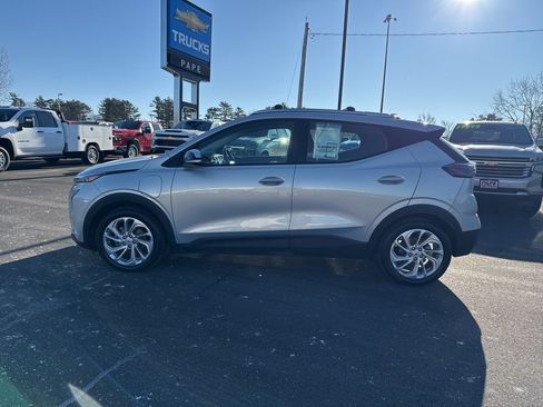 Used 2023 Chevrolet Bolt EUV LT image 7