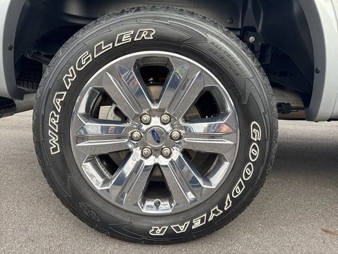 Used 2020 Ford F150 Lariat w/ Equipment Group 502A Luxury AWD/4WD image 12