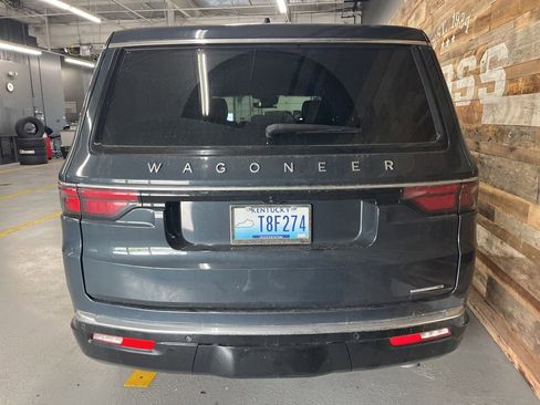 Used 2024 Jeep Wagoneer Series III AWD/4WD image 7