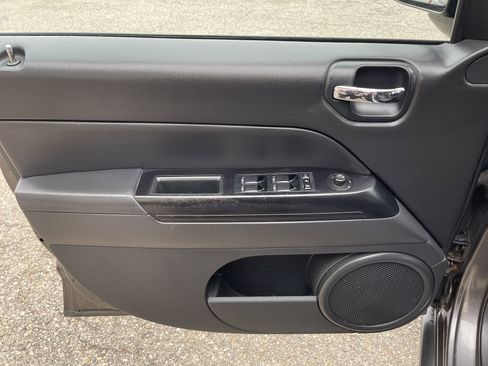 Used 2014 Jeep Compass Sport w/ Power Value Group image 13